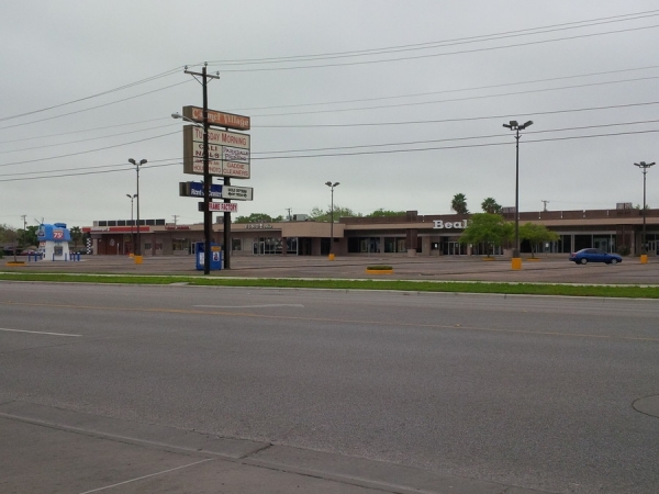 Listing Image #1 - Retail for lease at 4100 S Staples St, Corpus Christi TX 78411 Listing Image #1 - Retail for lease at 4100 S Staples St, Corpus Christi TX 78411