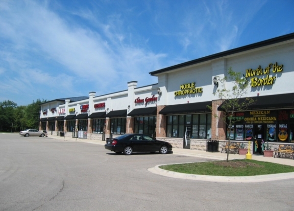 Listing Image #1 - Retail for lease at 334 W. Main St, Carpentersville IL 60110