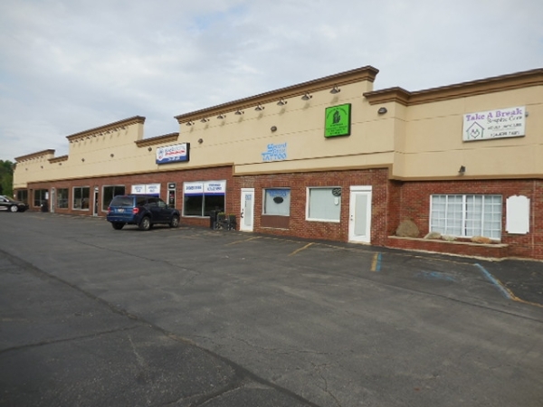 Listing Image #1 - Retail for lease at 15583 S Dixie Hwy Suite a, Monroe MI 48161