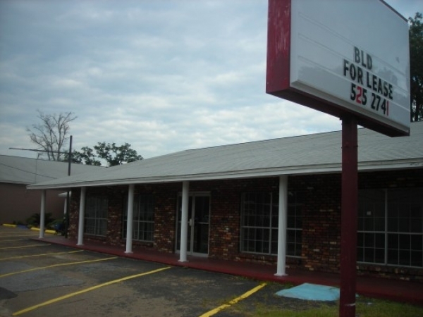 Listing Image #1 - Retail for lease at 2504 W Fairfield Dr, Pensacola FL 32514