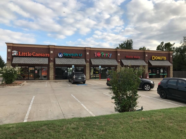 Listing Image #1 - Retail for lease at 314 W. State Highway 152, Mustang OK 73064 Listing Image #1 - Retail for lease at 314 W. State Highway 152, Mustang OK 73064