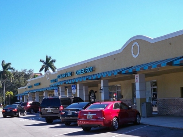 Listing Image #1 - Shopping Center for lease at 6900 cypress road, Plantation FL 33317