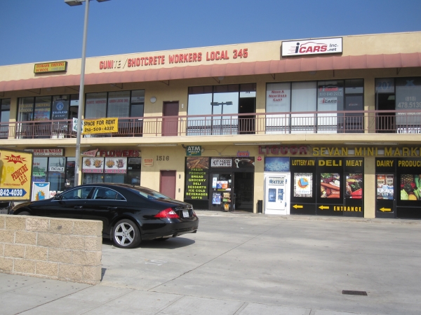 Listing Image #1 - Shopping Center for lease at 1516 North San Fernando Blvd, Burbank CA 91504