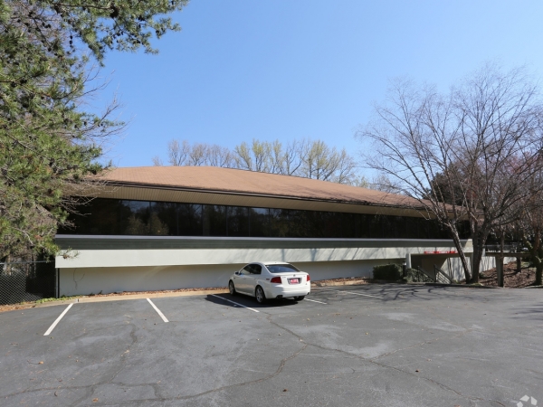 Listing Image #1 - Office for lease at 3680 North Peachtree Rd, Atlanta GA 30341