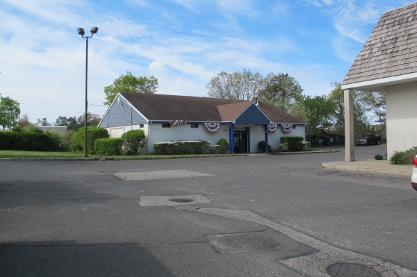 Listing Image #1 - Retail for lease at 135 Old Rivehead Road, Westhampton Beach NY 11978