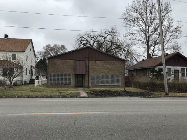 Listing Image #1 - Retail for lease at 1013 16th Street, East Moline IL 61244