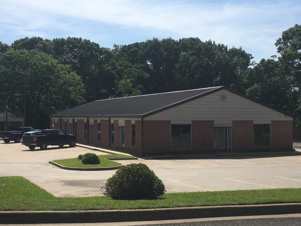 Listing Image #1 - Office for lease at 6724 Paluxy Dr, Tyler TX 75703