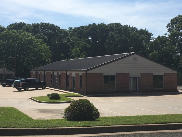 Listing Image #1 - Office for lease at 6724 Paluxy Dr, Tyler TX 75703 Listing Image #1 - Office for lease at 6724 Paluxy Dr, Tyler TX 75703