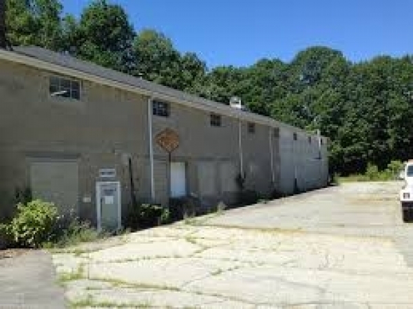 Listing Image #1 - Multi-Use for lease at 747 West Thames Street, Norwich CT 06360