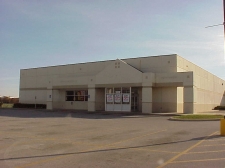 Listing Image #1 - Retail for lease at 1207 1st Ave E, Newton IA 50208