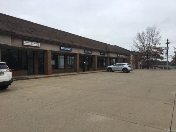 Listing Image #1 - Retail for lease at 2804 SOM Center Road, Willoughby Hills OH 44094
