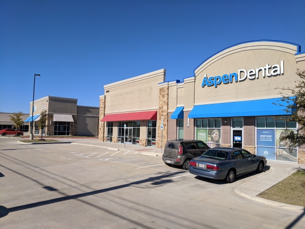 Listing Image #1 - Retail for lease at 2320 W Loop 340, Waco TX 76712