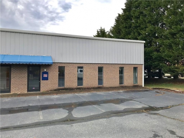 Listing Image #1 - Industrial for lease at 320 Forum Parkway Unit A, Rural Hall NC 27045