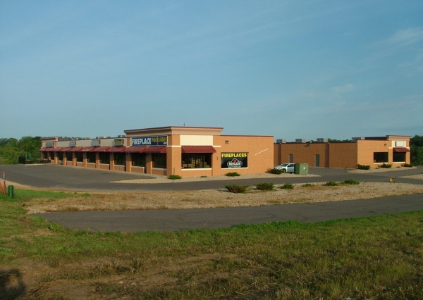 Listing Image #1 - Retail for lease at 707-709 Rodeo Drive, Hudson WI 54016
