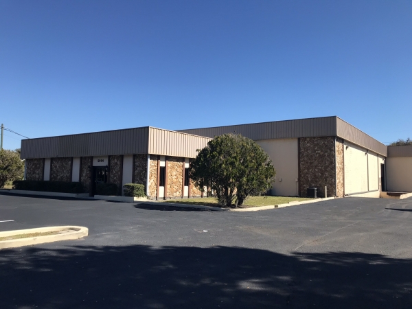 Listing Image #1 - Industrial for lease at 5004 Tampa West Blvd, Tampa FL 33634