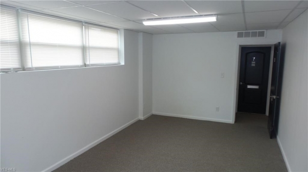 Listing Image #3 - Office for lease at 33140 Aurora Rd 8, Solon OH 44139