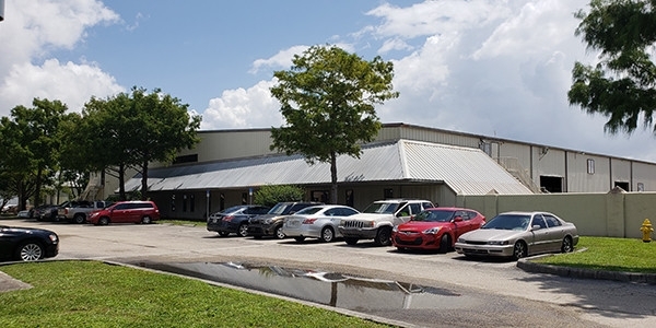 Listing Image #1 - Industrial for lease at 11803-819 Metro Pkwy., Fort Myers FL 33966
