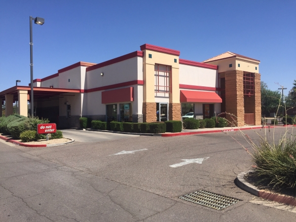 Listing Image #1 - Retail for lease at 117 S Val Vista Drive, Gilbert AZ 85296