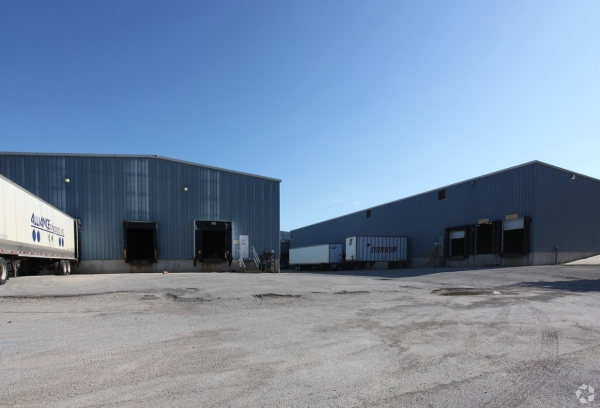 Listing Image #4 - Industrial for lease at 19919 Shawnee Mission Parkway, Shawnee KS 66218 Listing Image #4 - Industrial for lease at 19919 Shawnee Mission Parkway, Shawnee KS 66218