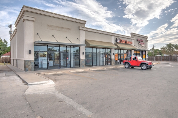Listing Image #1 - Retail for lease at 2312 19th Street, Lubbock TX 79401