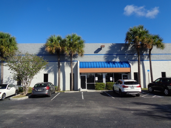 Listing Image #1 - Industrial for lease at 4100 N Powerline Rd #Z2, Pompano Beach FL 33064