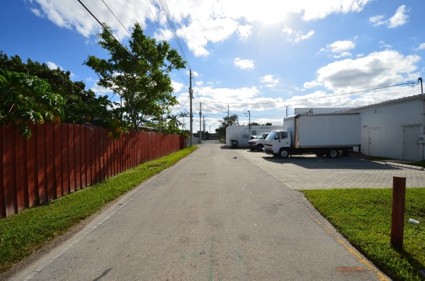 Listing Image #2 - Retail for lease at 14305 S. Dixie Hwy, Miami FL 33176 Listing Image #2 - Retail for lease at 14305 S. Dixie Hwy, Miami FL 33176