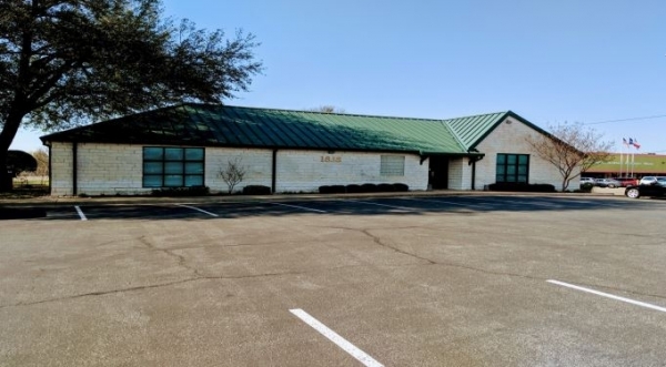 Listing Image #1 - Office for lease at 1838 N Valley Mills Dr, Waco TX 76710
