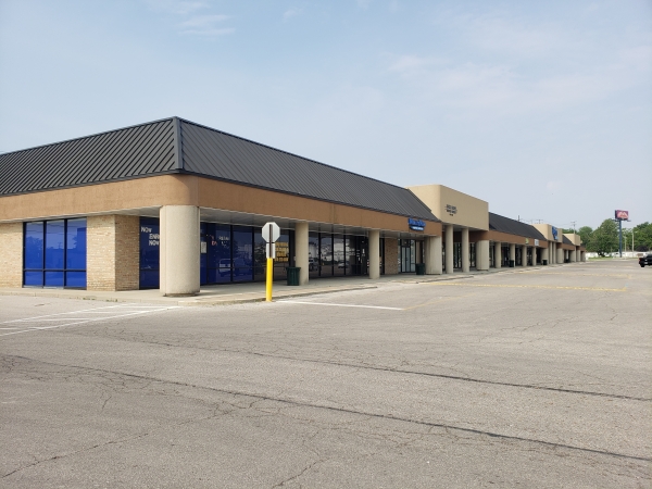 Listing Image #3 - Retail for lease at 240 N Wilson Rd, Columbus OH 43204