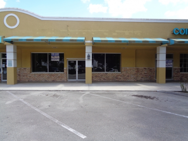 Listing Image #2 - Retail for lease at 6920 Cypress Rd, Plantation FL 33317