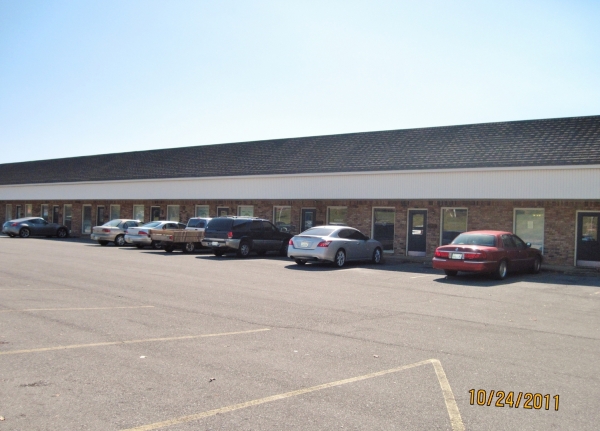 Listing Image #1 - Office for lease at 404 E College St, Dickson TN 37055