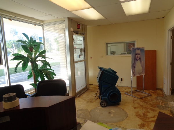 Listing Image #6 - Retail for lease at 2852 E Oakland Park Blvd #B, Fort Lauderdale FL 33306 Listing Image #6 - Retail for lease at 2852 E Oakland Park Blvd #B, Fort Lauderdale FL 33306
