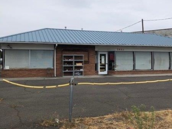 Listing Image #1 - Industrial for lease at 2990 N Pacific Hwy, Medford OR 97501