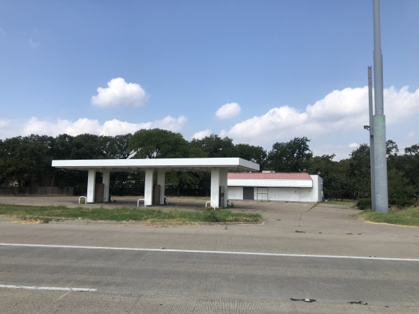 Listing Image #1 - Retail for lease at 1026 E Craven Avenue, Waco TX 76705