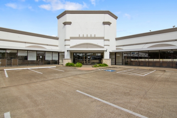 Listing Image #1 - Retail for lease at 5020 FM 1960 W, Houston TX 77069