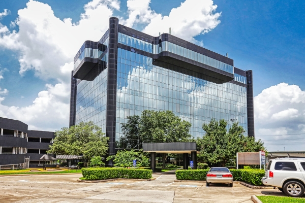 Listing Image #1 - Office for lease at 11811 North Freeway, Houston TX 77060