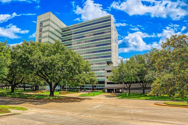 Listing Image #1 - Office for lease at 400 N Sam Houston Pkwy E, Houston TX 77060
