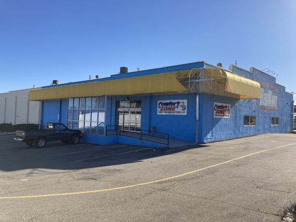Listing Image #1 - Retail for lease at 3541 S. Market Street, Redding CA 96001 Listing Image #1 - Retail for lease at 3541 S. Market Street, Redding CA 96001