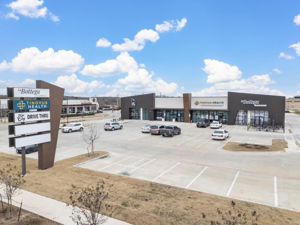 Listing Image #1 - Retail for lease at 9111 Jordan Ln, Woodway TX 76712