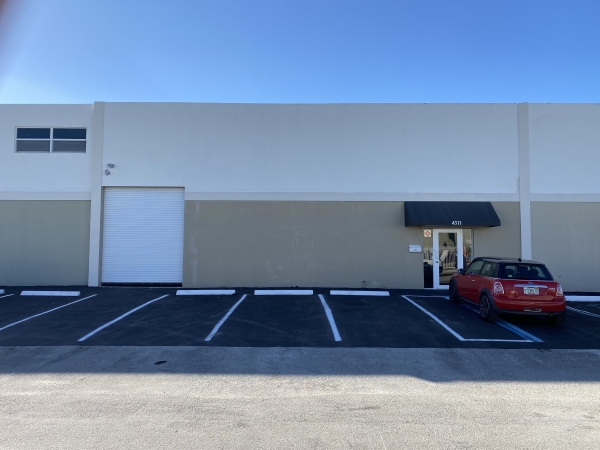 Listing Image #1 - Industrial for lease at 4511 NE 5th Ter, Oakland Park FL 33334