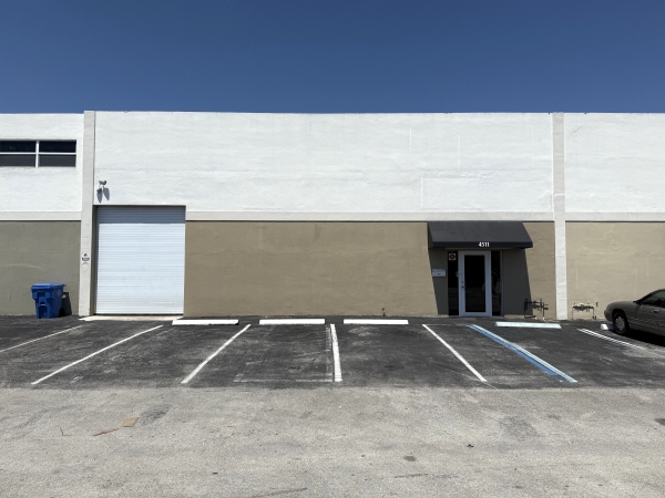 Listing Image #1 - Industrial for lease at 4511 NE 5th Ter, Oakland Park FL 33334