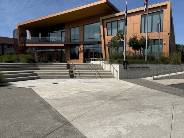 Listing Image #2 - Office for lease at 865 Hawthorne Ave, Salem OR 97301