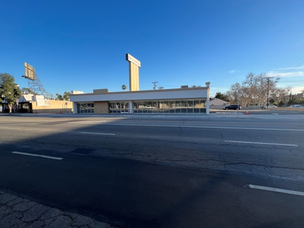 Listing Image #1 - Retail for lease at 12020 Victory Boulevard, North Hollywood CA 91606