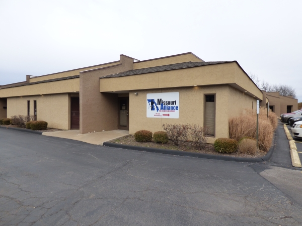 Listing Image #1 - Office for lease at 8-20 Worthington Access, Maryland Heights MO 63043