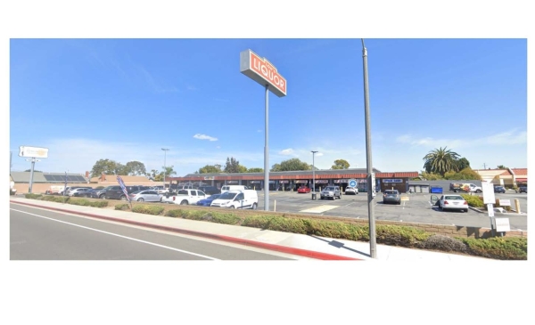 Listing Image #1 - Retail for lease at 14906 Springdale Street, Huntington Beach CA 92647