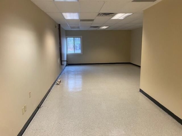 Listing Image #3 - Office for lease at 431 New Karner Road, Colonie NY 12205
