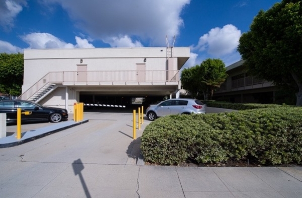 Listing Image #3 - Office for lease at 837 S Fair Oaks Ave., Pasadena, CA CA 91105