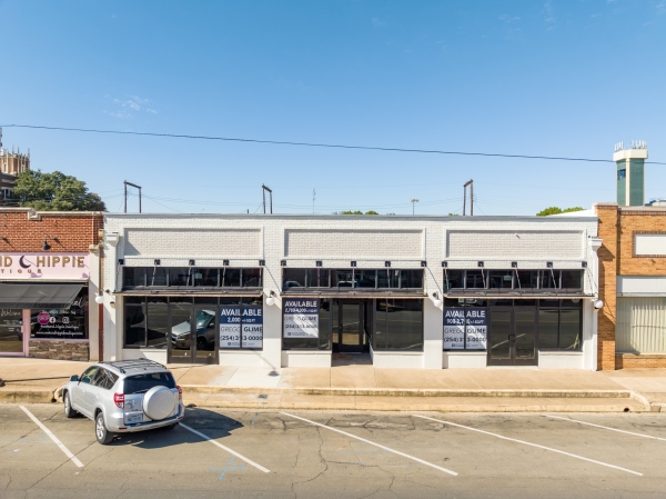 Listing Image #1 - Retail for lease at 1017 - 1019 Austin Ave, Waco TX 76701