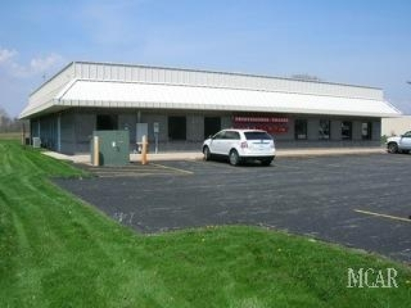 Listing Image #1 - Office for lease at 3749 N. Dixie Hwy, Monroe MI 48162