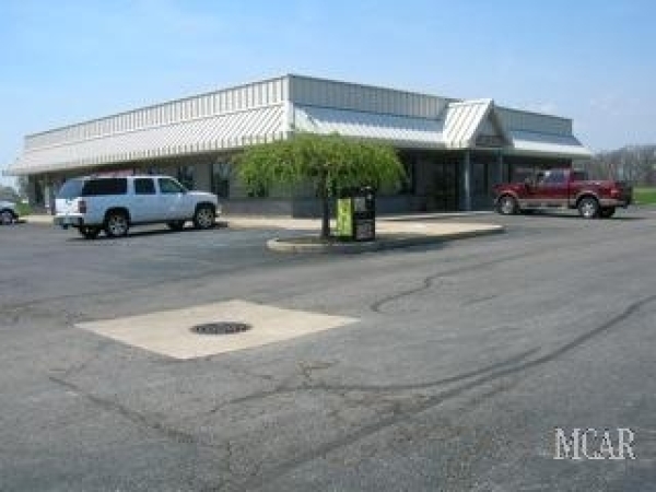 Listing Image #2 - Office for lease at 3749 N. Dixie Hwy, Monroe MI 48162