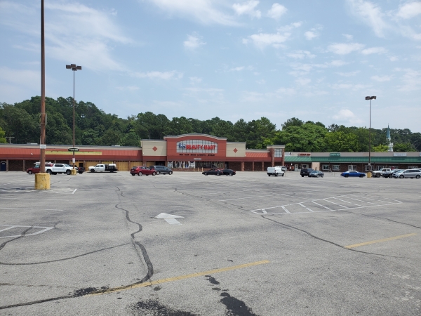 Listing Image #1 - Retail for lease at 4011 Brainerd Road, Chattanooga TN 37411